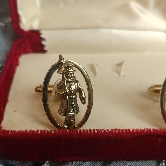 ✨Vintage✨ Beefeater Cuff Links (Great Collector Item) - Picture 2 of 5